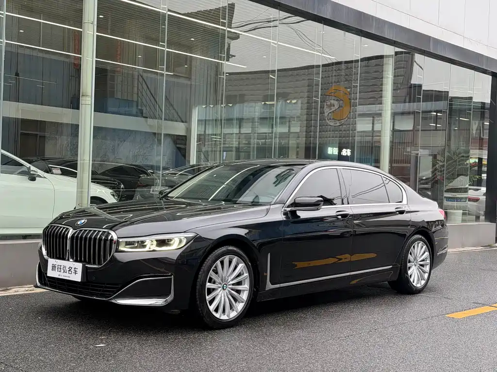 BMW 7 Series 2022 — фото 1