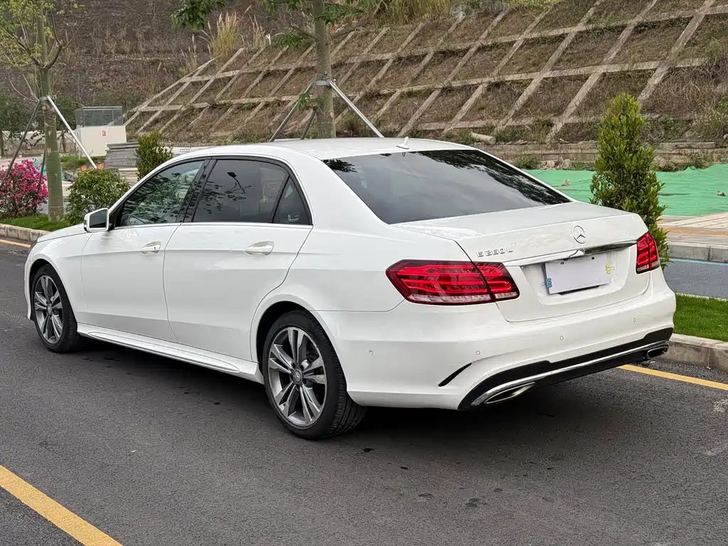 Mercedes-Benz E-Class 2015 — фото 4
