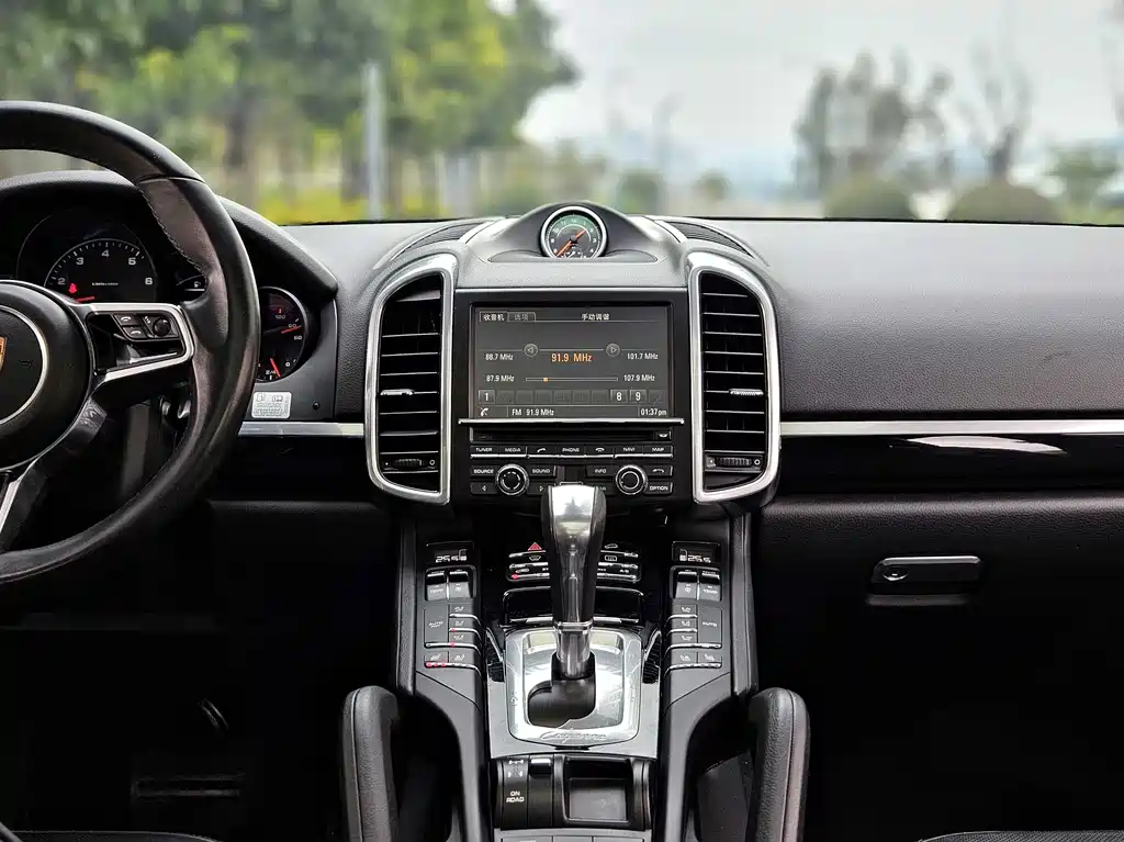 Porsche Cayenne 2015 — фото 22