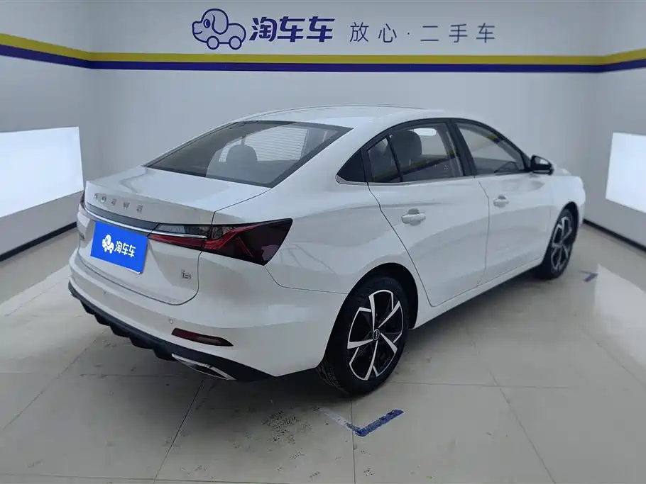 Roewe i5 2023 — фото 3