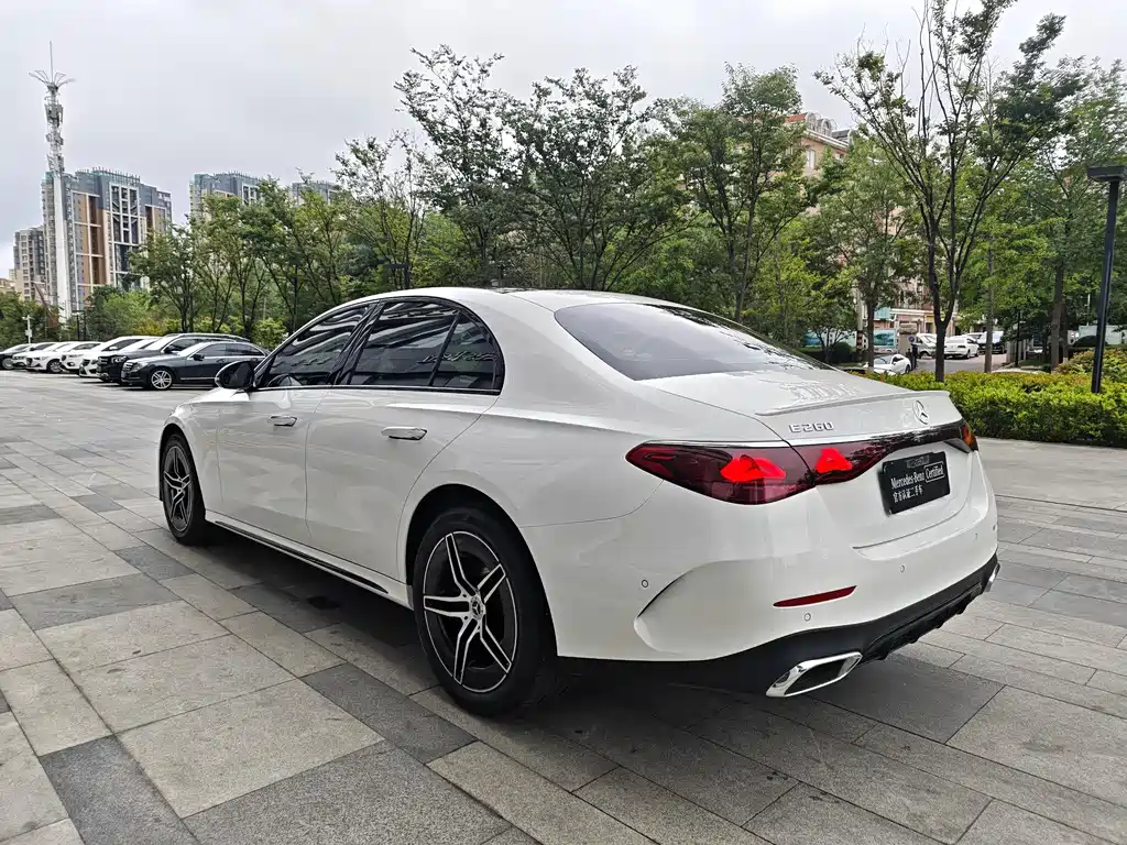 Mercedes-Benz E-Class 2025 — фото 12