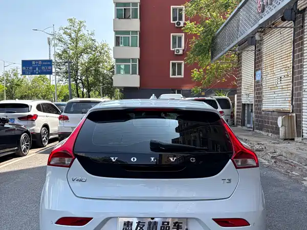 Volvo V40 2019