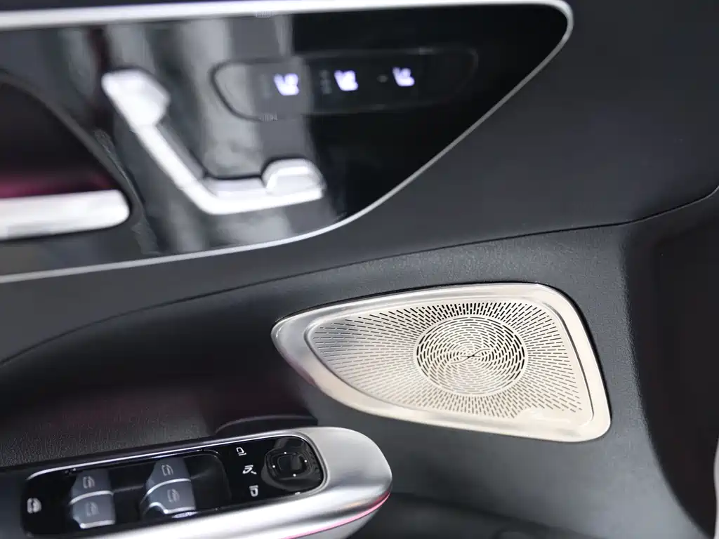Mercedes-Benz C-Class 2025 — фото 19