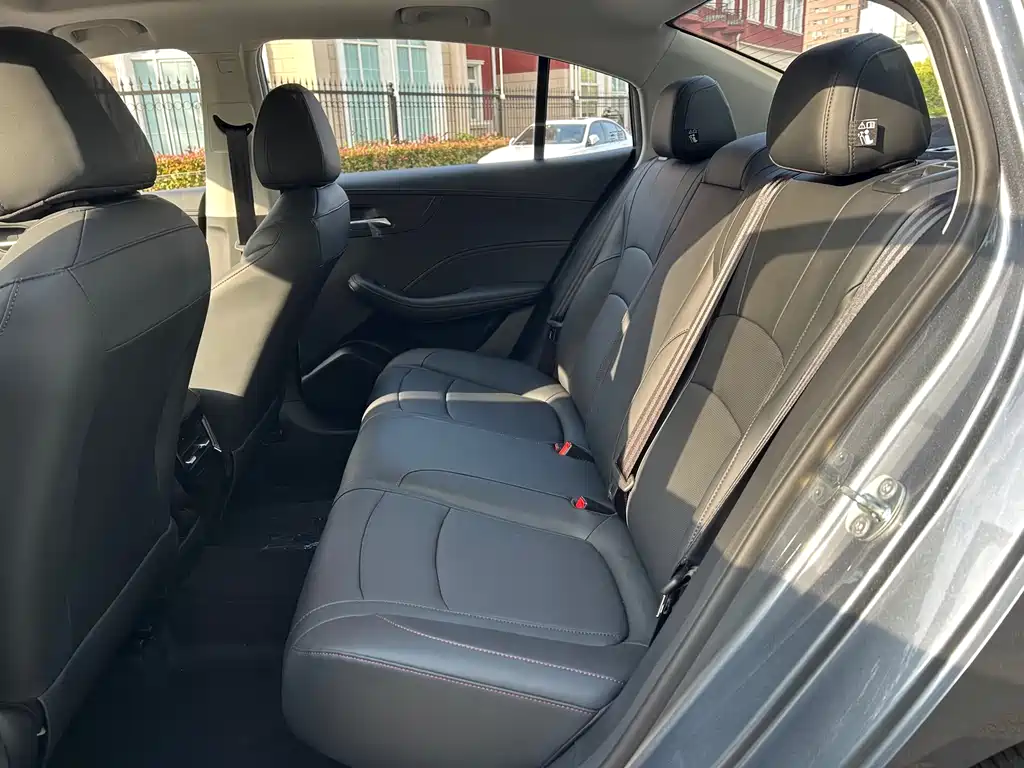 Roewe i5 — фото 11