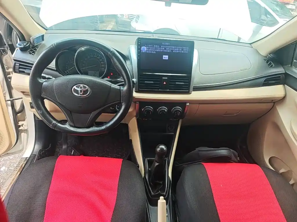 Toyota Vios 2015 — фото 10