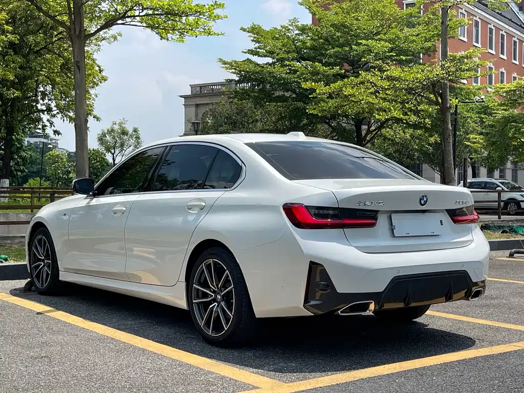 BMW 3 Series 2024