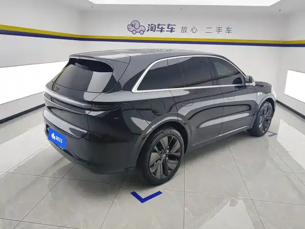 Li Auto L6 2025