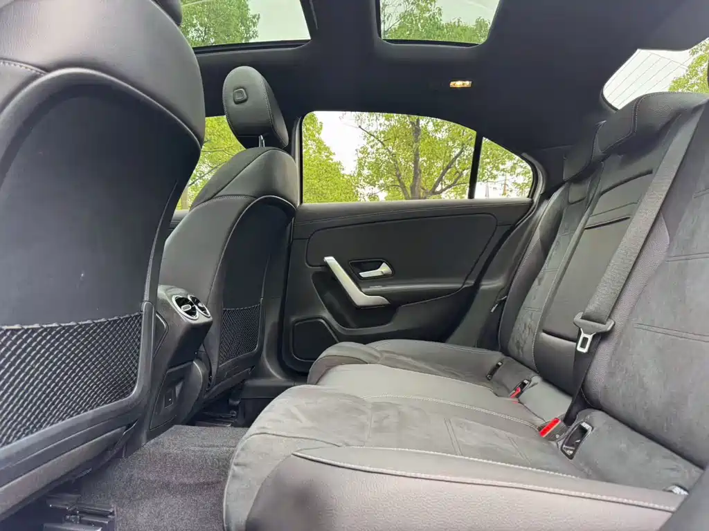 Mercedes-Benz A-Class 2023 — фото 11