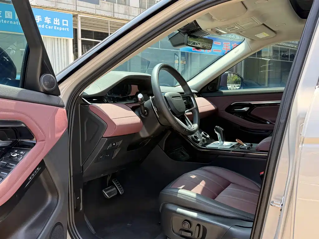 Land Rover Evoque 2023 — фото 9