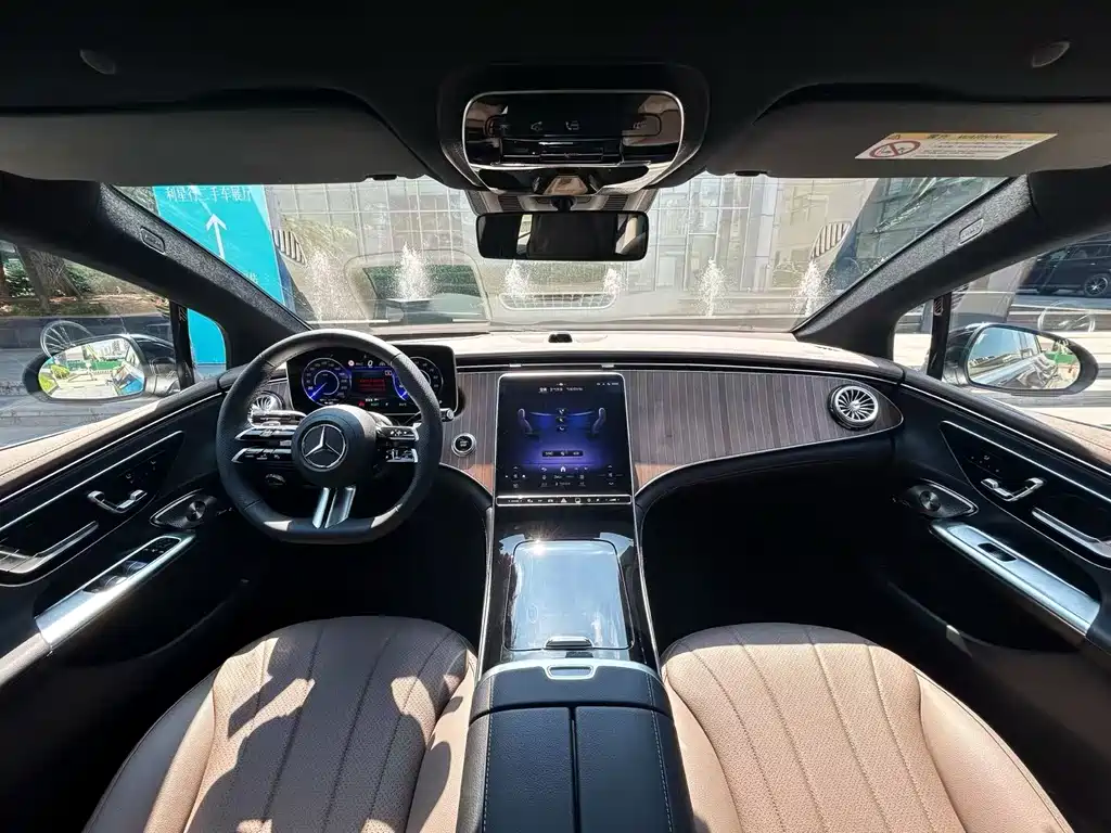 Mercedes-Benz EQE 2025 — фото 10