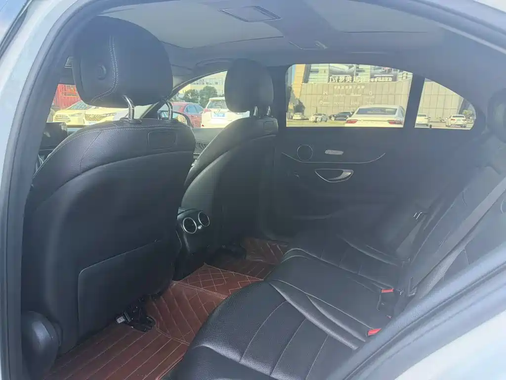 Mercedes-Benz C-Class 2017 — фото 17