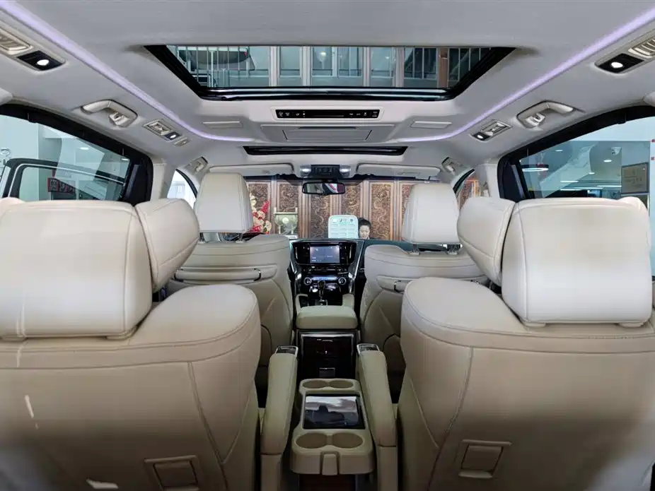 Toyota Alphard 2018 — фото 9