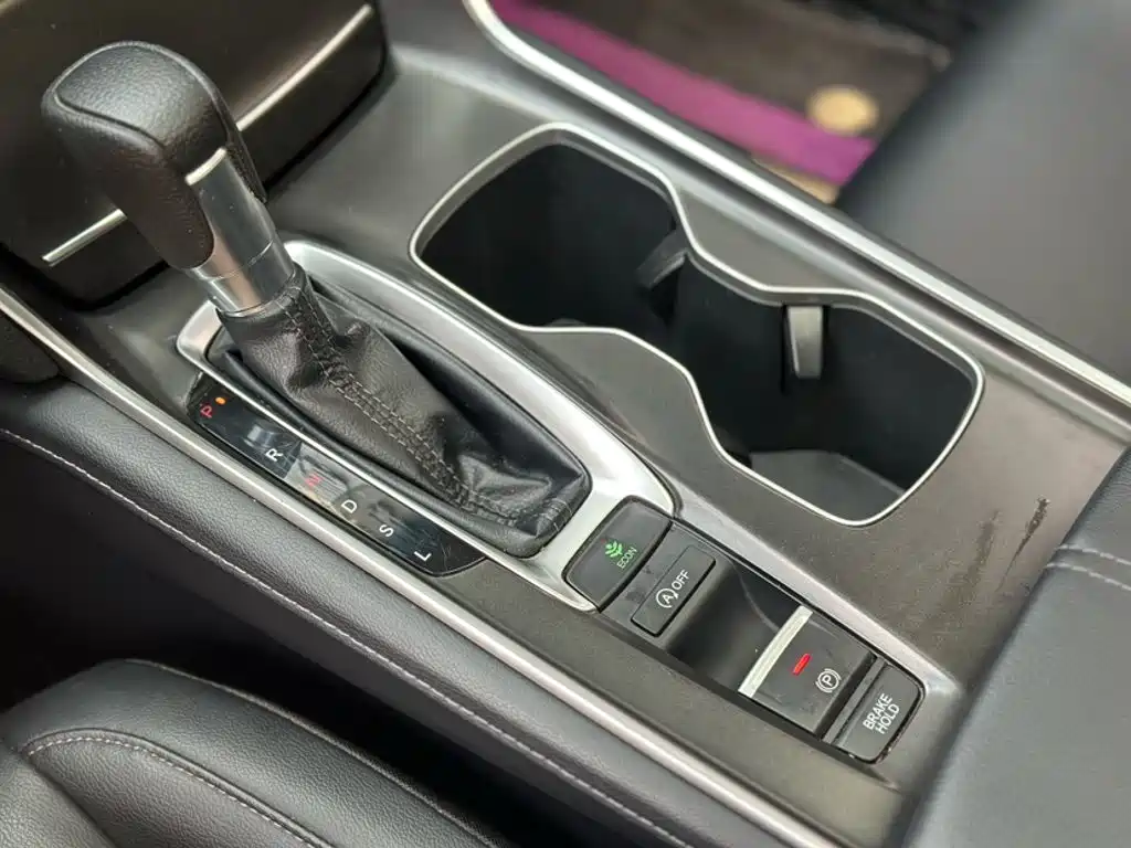 Honda Accord 2023 — фото 11