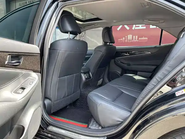Toyota Crown 2019