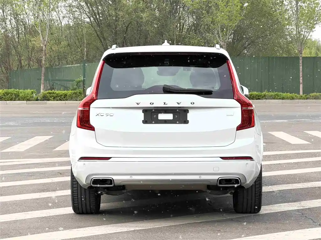 Volvo XC90 PHEV 2021 — фото 18