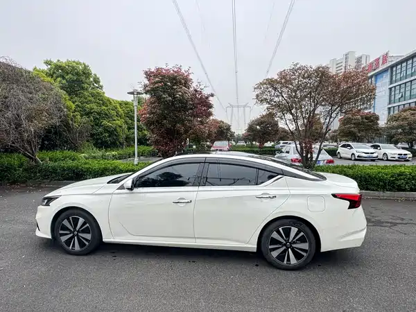 Nissan Teana 2022