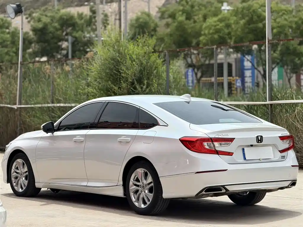 Honda Accord 2019 — фото 7