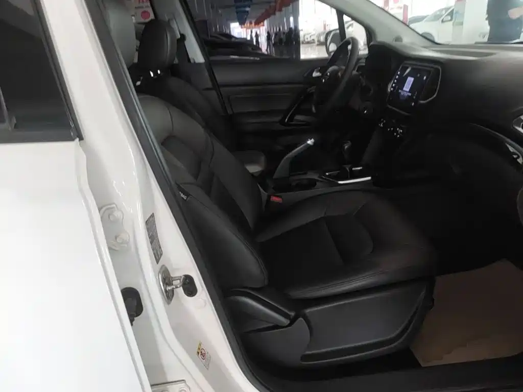 GAC Motor Trumpchi GS4 2016 — фото 25