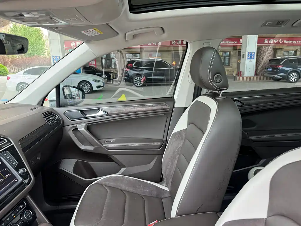 Volkswagen Tiguan L 2017 — фото 10