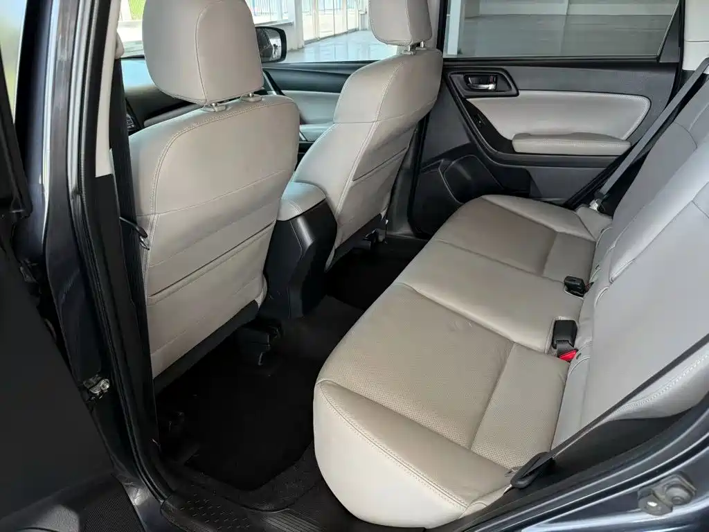 Subaru Forester 2015 — фото 5