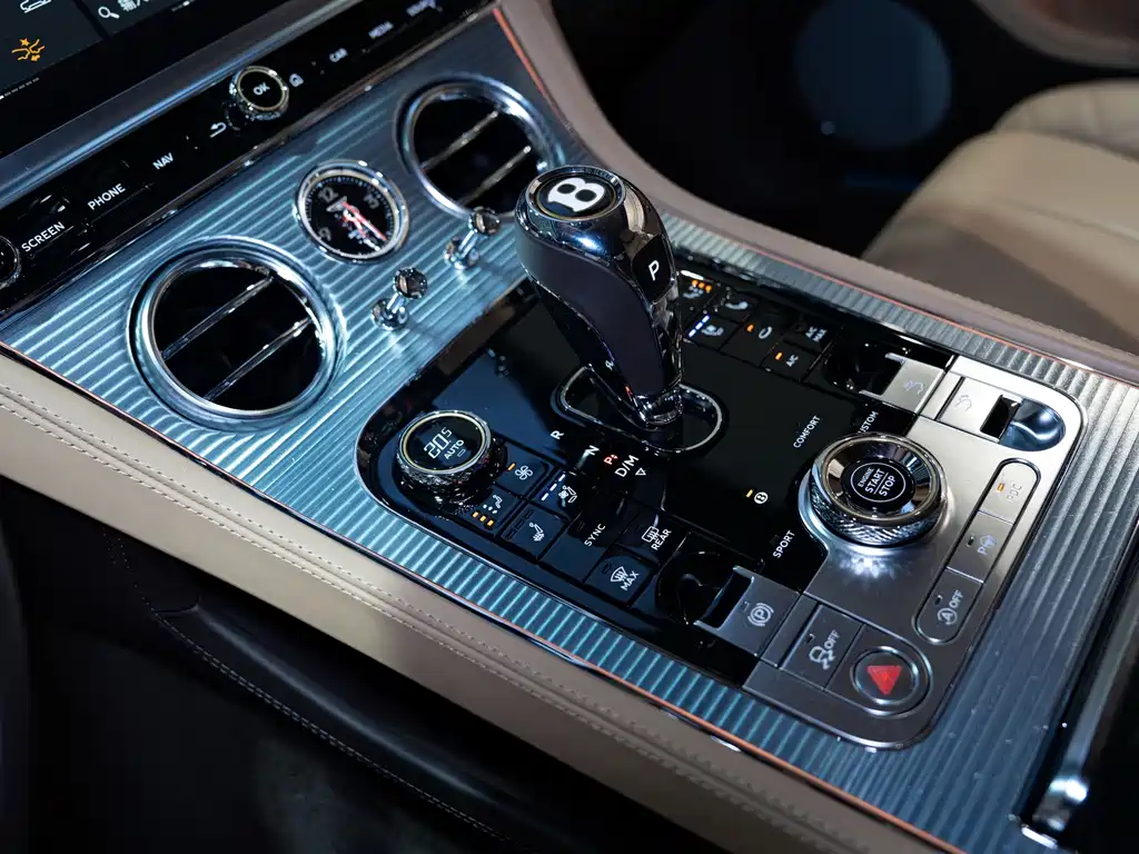 Bentley Continental 2020 — фото 19