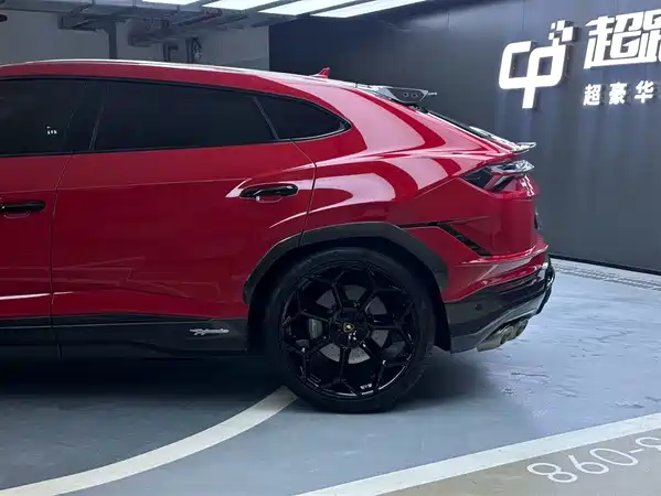 Lamborghini Urus 2023