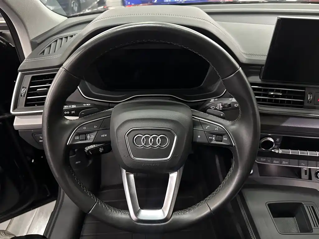 Audi Q5L 2023 — фото 8