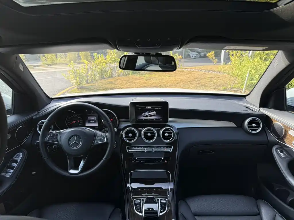 Mercedes-Benz GLC 2018 — фото 10