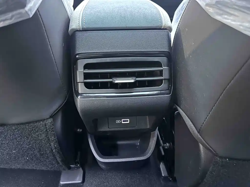 Geely Emgrand S 2023 — фото 17