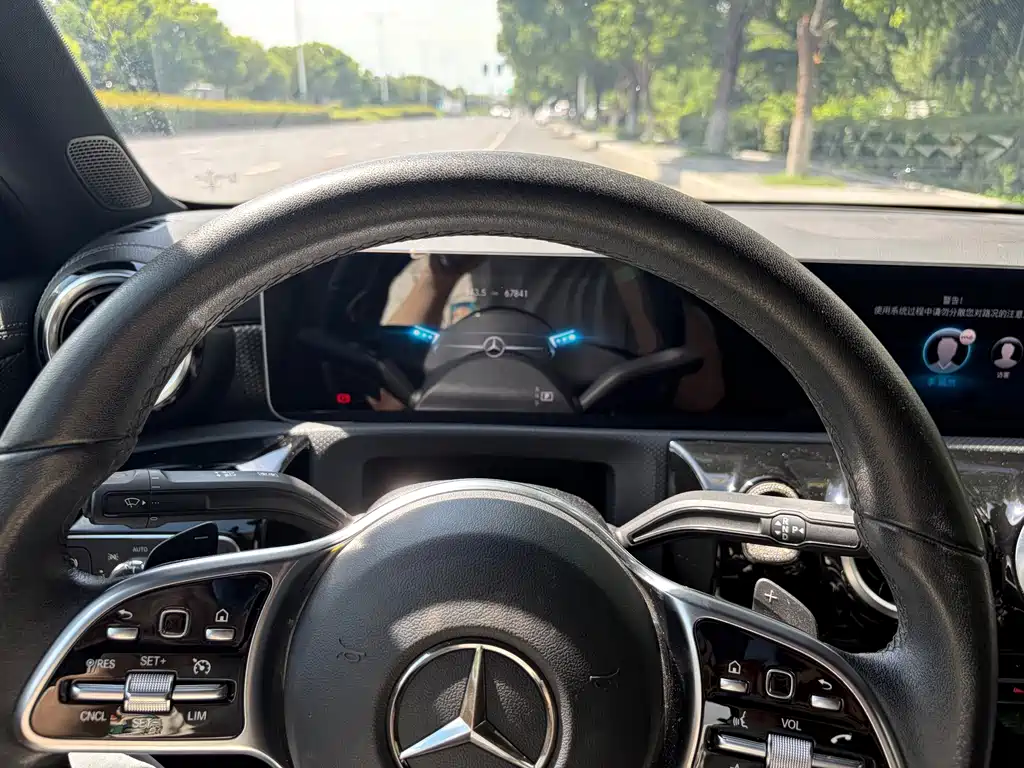 Mercedes-Benz A-Class 2020 — фото 12
