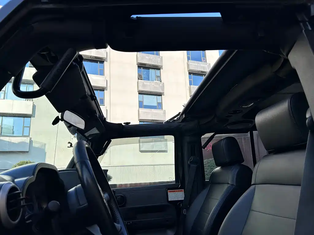 Jeep Wrangler 2008 — фото 12