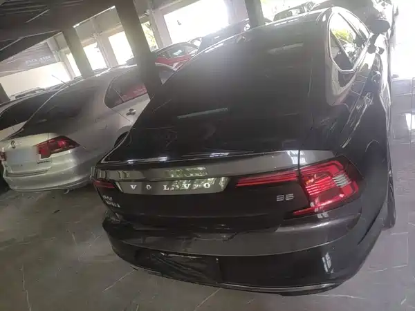 Volvo S90 2022