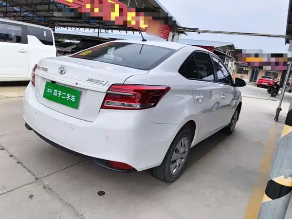 Toyota Yaris L 2020