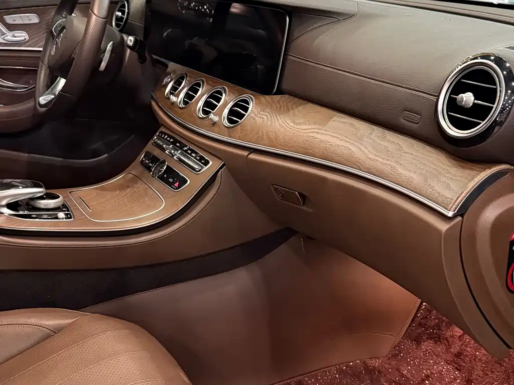 Mercedes-Benz E-Class 2018 — фото 10
