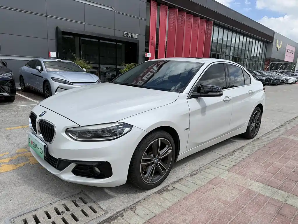 BMW 1 Series 2018 — фото 1