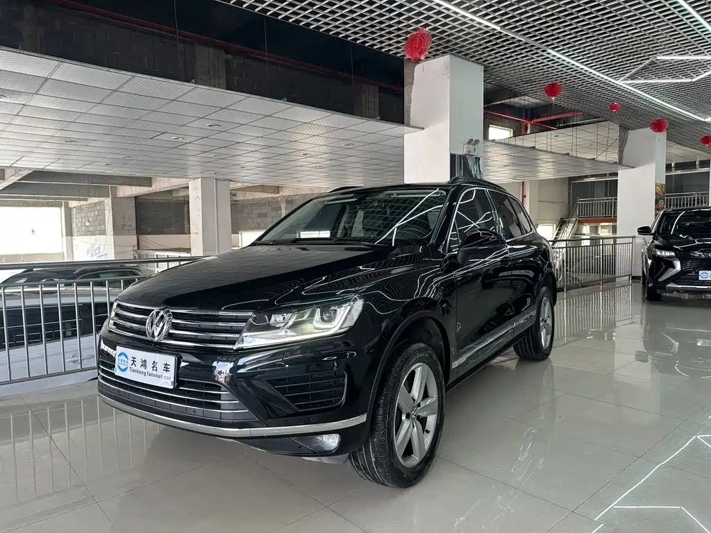 Volkswagen Touareg 2018 — фото 1