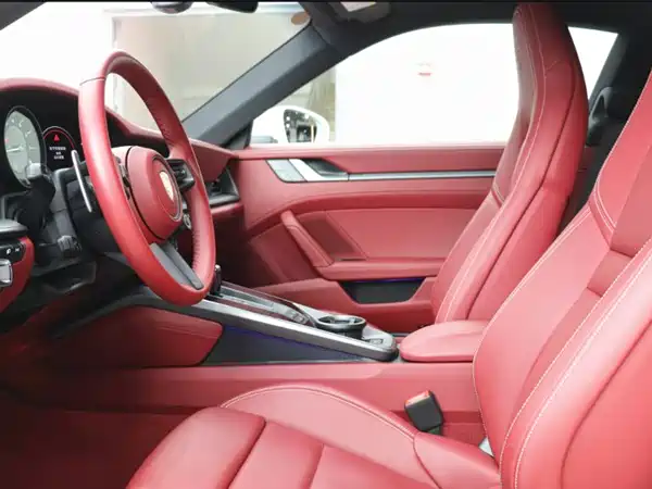 Porsche 911 2025