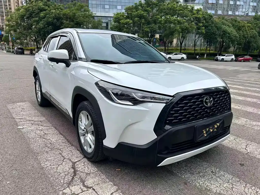 Toyota Corolla Cross 2023 — фото 3