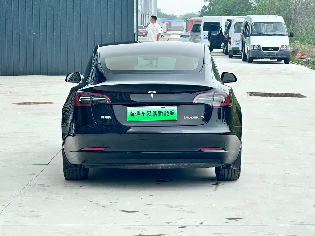 Tesla Model 3 2022 — фото 9
