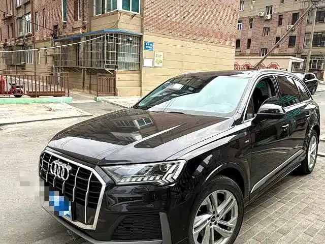 Audi Q7 2021 — фото 3