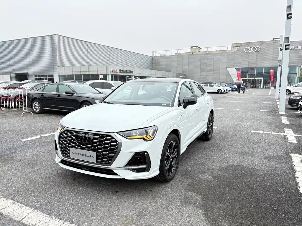 Audi Q3 Sportback 2026 — фото 1
