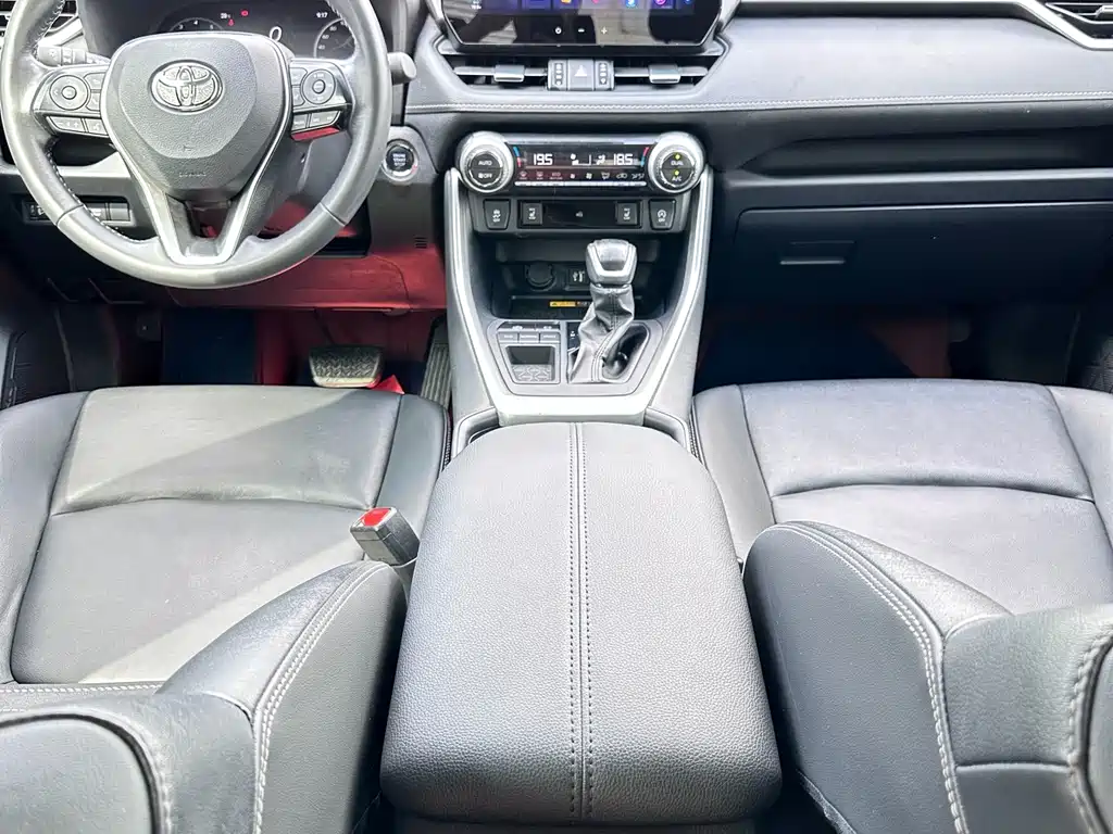 Toyota RAV4 2023 — фото 11