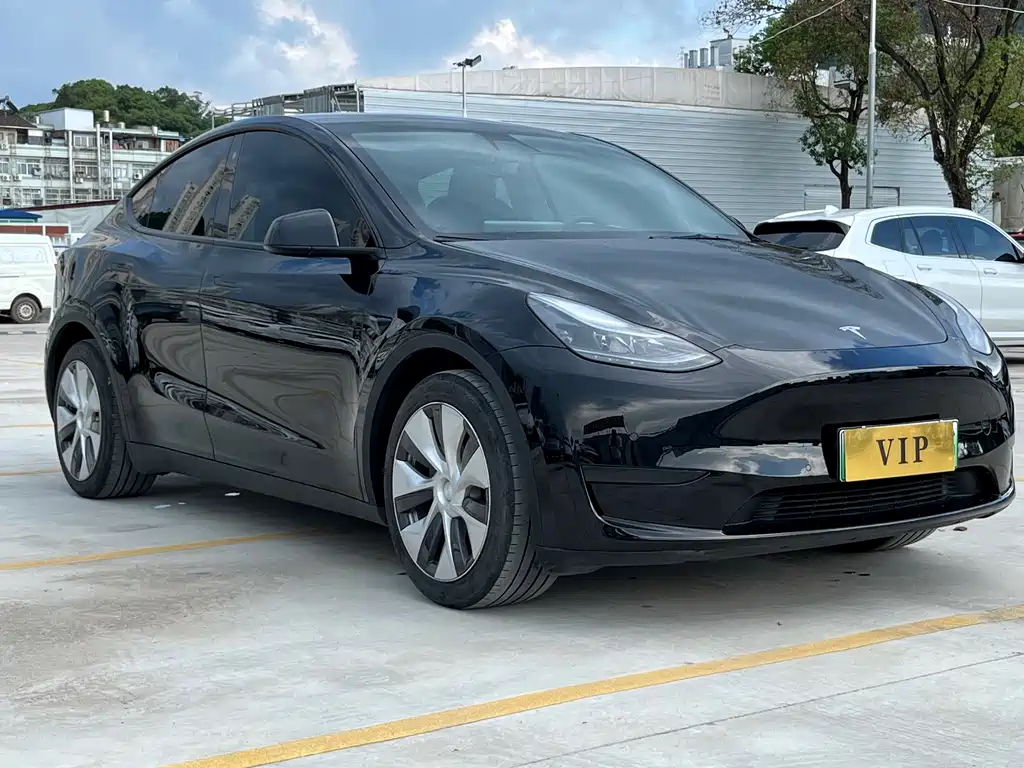 Tesla Model Y 2023 — фото 1