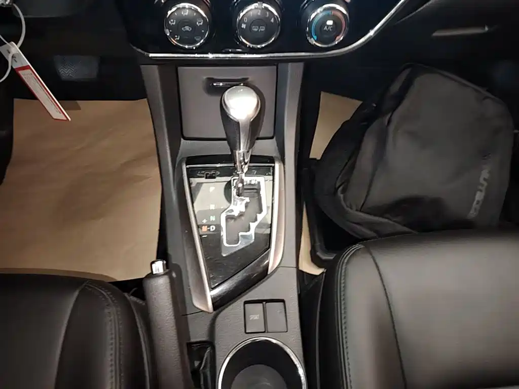 Toyota Corolla 2017 — фото 14