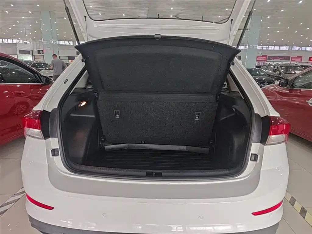 Skoda Rapid Spaceback 2020 — фото 19