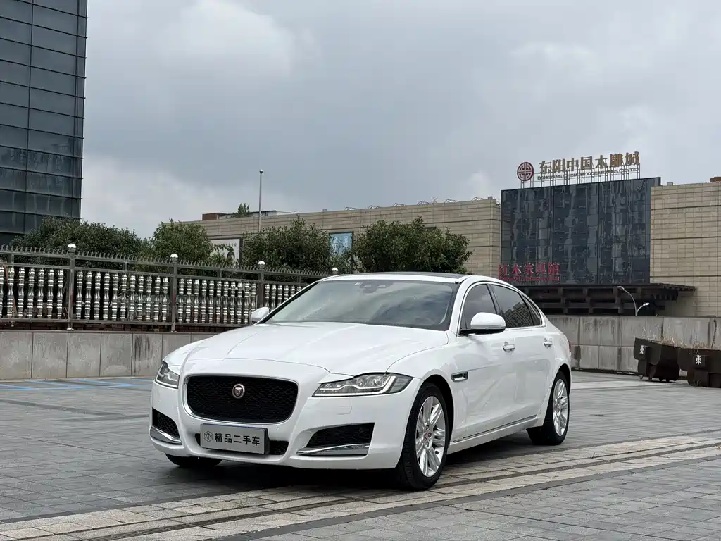 Jaguar XFL 2017 — фото 1