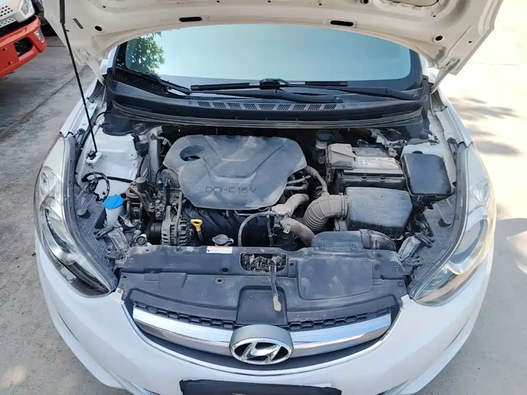 Hyundai Elantra 2016 — фото 20