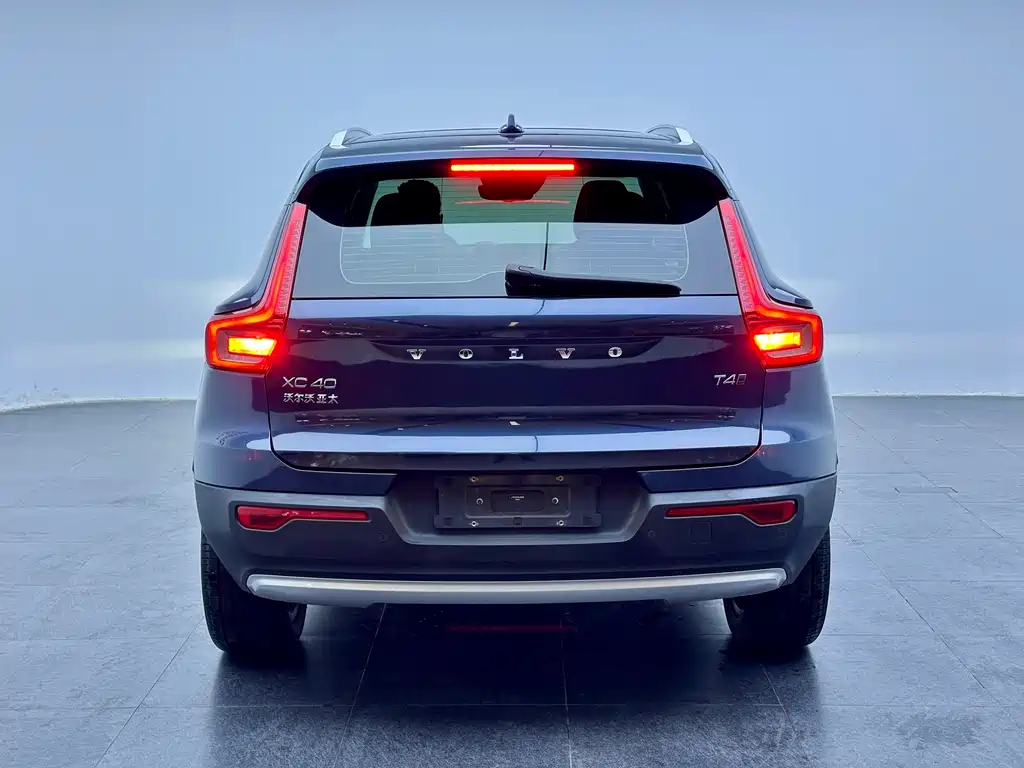 Volvo XC40 2021 — фото 17