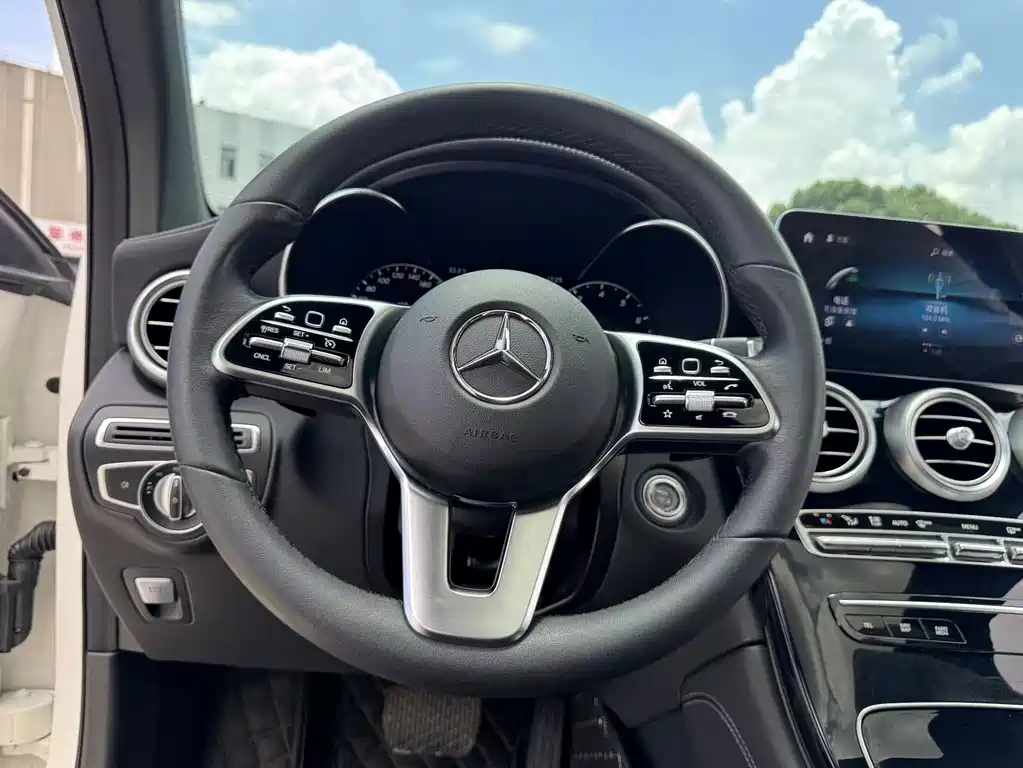 Mercedes-Benz GLC 2021 — фото 34