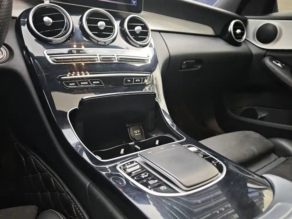 Mercedes-Benz C-Class 2019 — фото 16
